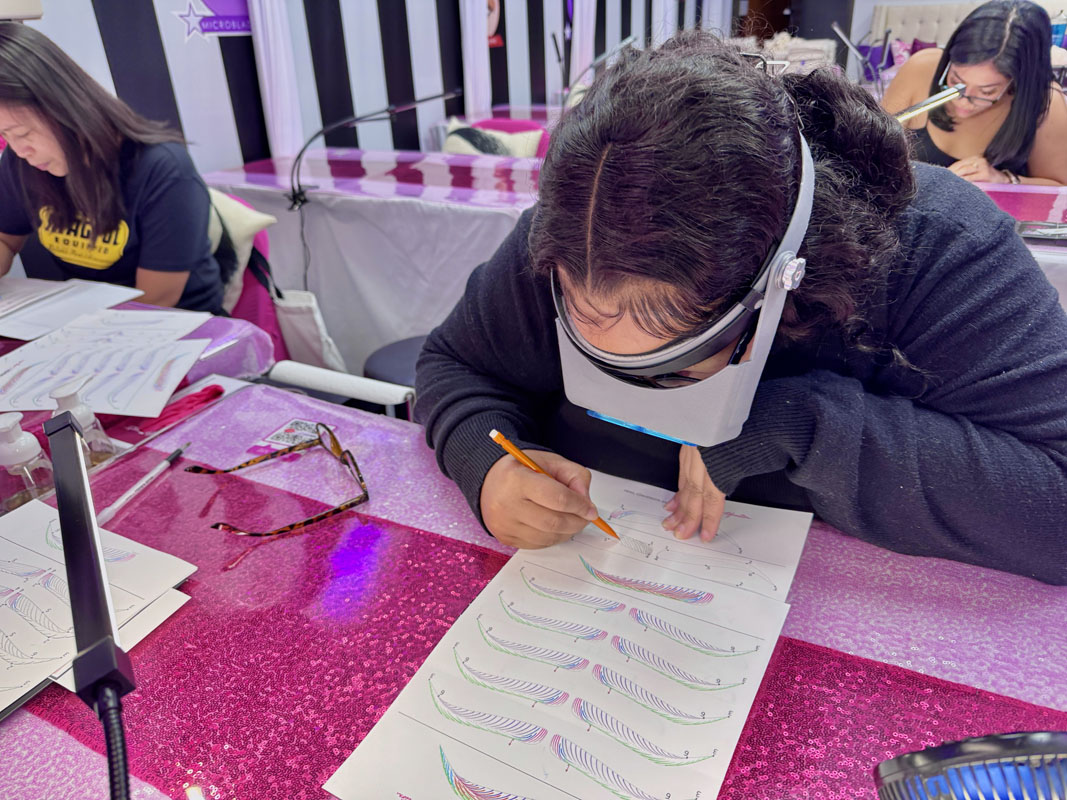 Microblading Fundamentals Class beginner pmu student learning basic hair stroke pattern