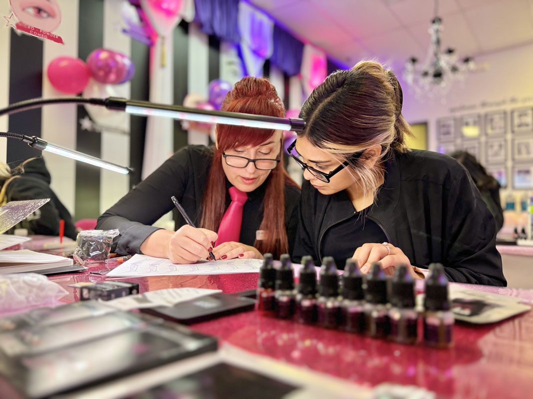 PMU shading technique workshop Students practicing slow machine shading rows